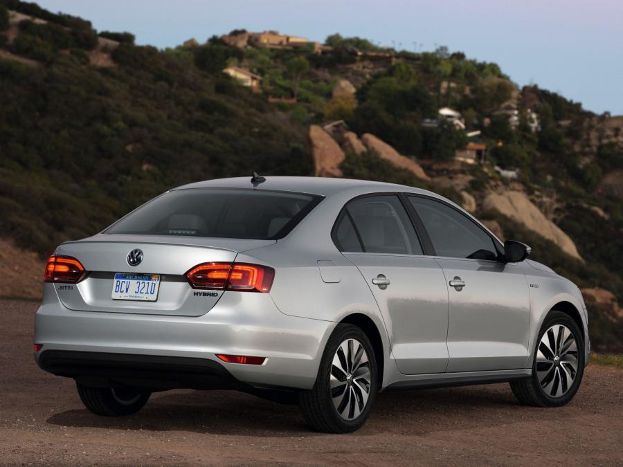  Volkswagen Jetta Hybrid 2012 года  (US) (фото 13 из 24)